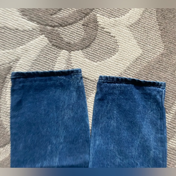 Akadamiks jeanius men’s blue jeans size 38X34. Great style & condition. - Picture 2 of 5